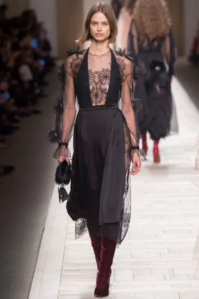 Look 48